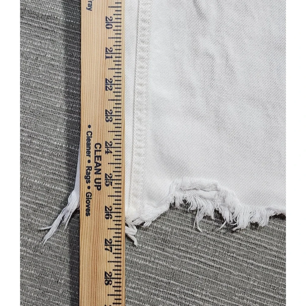 We The Free Free People White Distressed Raw Hem‎ Button Fly Jeans Size 31